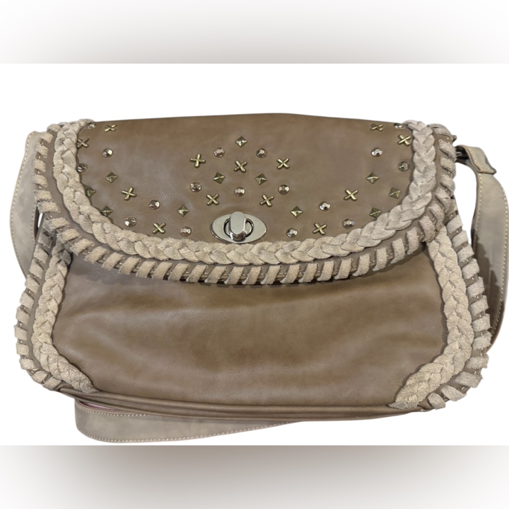 Wrangler Stylish Tan Leather Bag with Kisslock